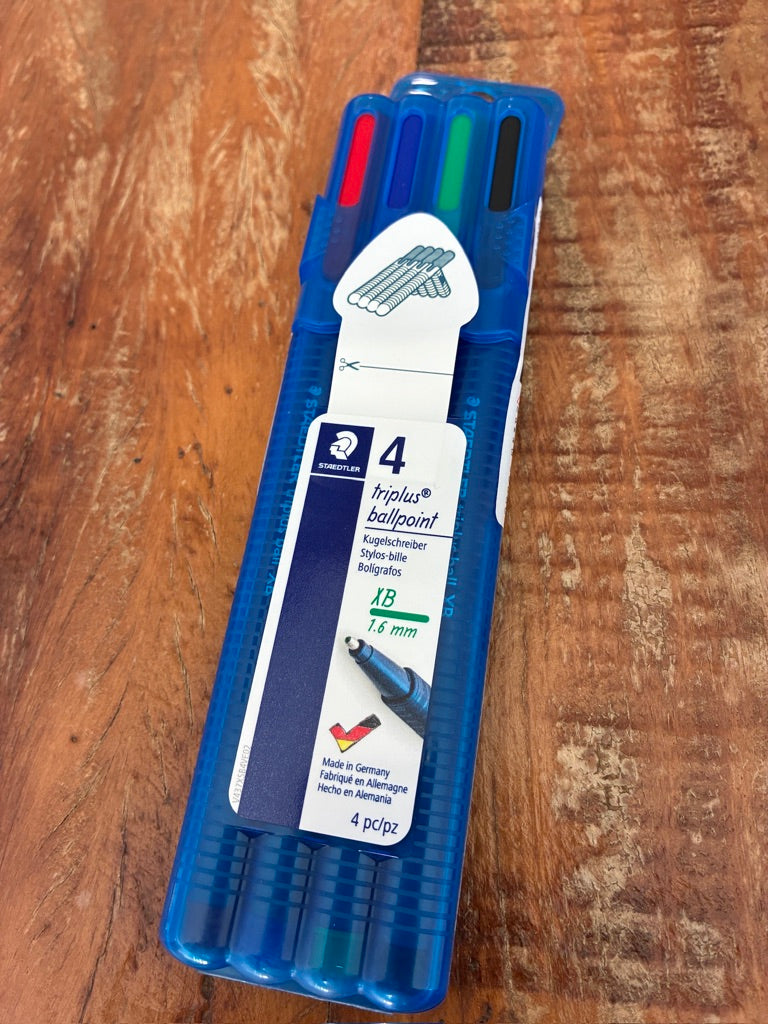 Conjunto Canetas Esferográficas Staedtler Triplus Ballpoint 4 Cores - 1.0mm